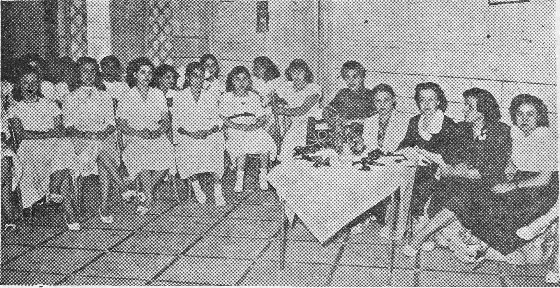 صورة اجتماع جمعية الشابات المسلمات