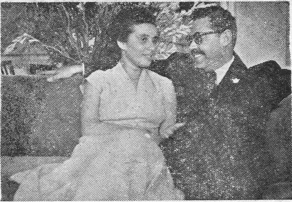 صورة العروسين الشاعرة ناهدة فضلي والاستاذ غانم الدجاني
