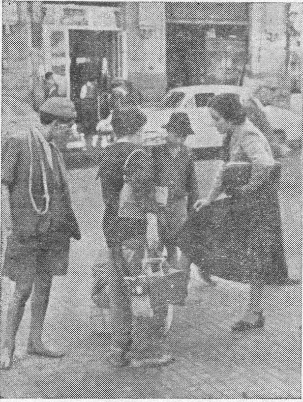 صورة زمرة من المشردين في الشارع
