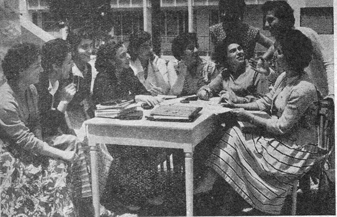 صورة لجنة تحرير دروب في اجتماع