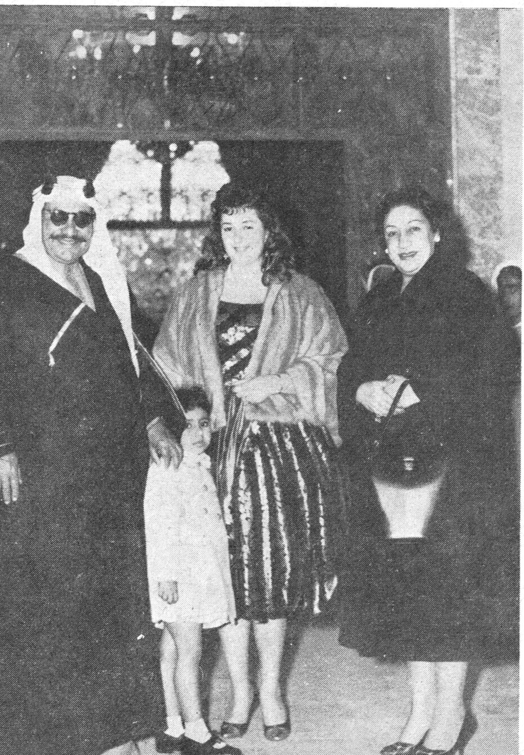 امينة السعيد مع سمو الامير عبدالله الجابر الصباح وزوجته الحسناء ليلى