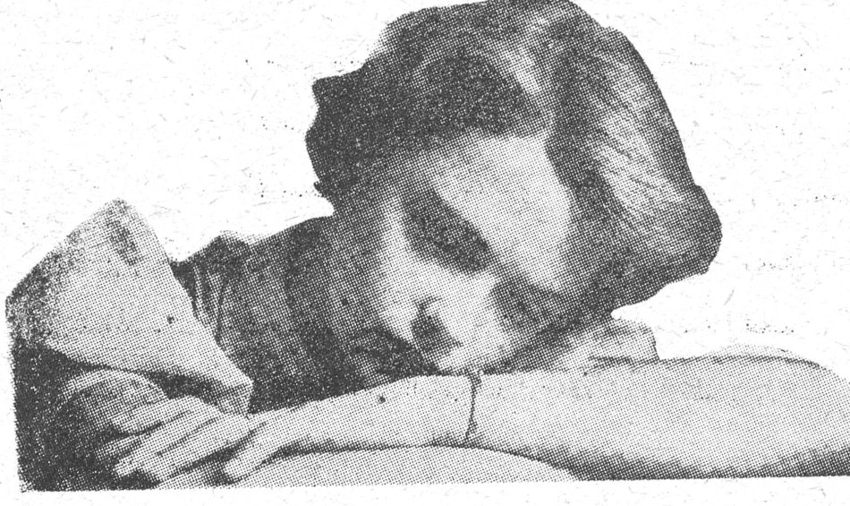 صورة امرأة مستلقية